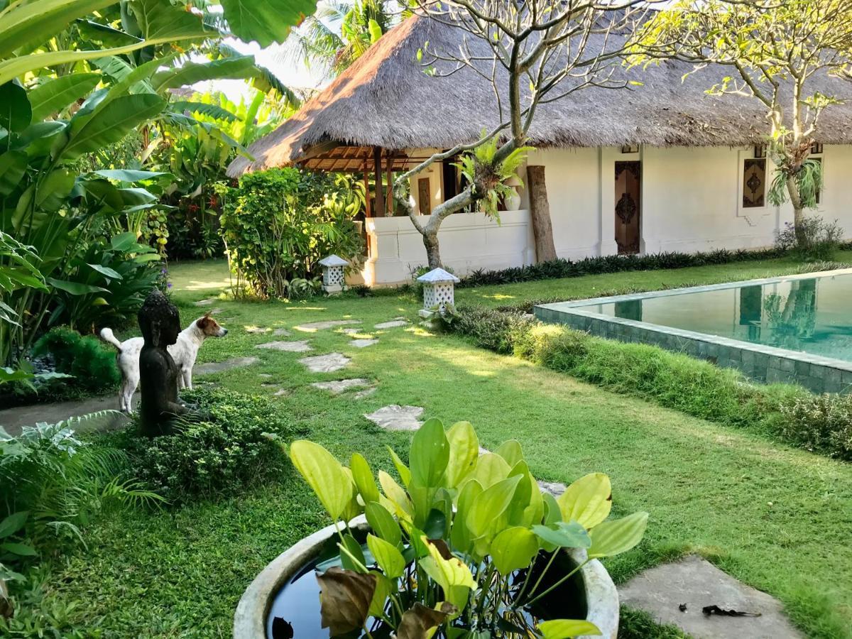 Blind Dog Inn Sanur  Exterior photo